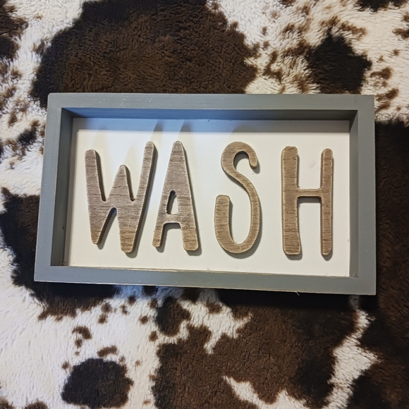 NWT Farmhouse Bathroom Decor Sign Set - Picture 2 of 6
